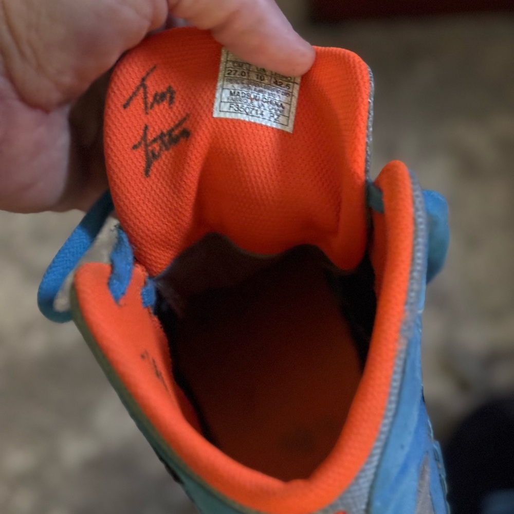 ASICS aggressors black red ,baby blue ,autograph,by, Troy Letters NCAA champion - Picture 3 of 3